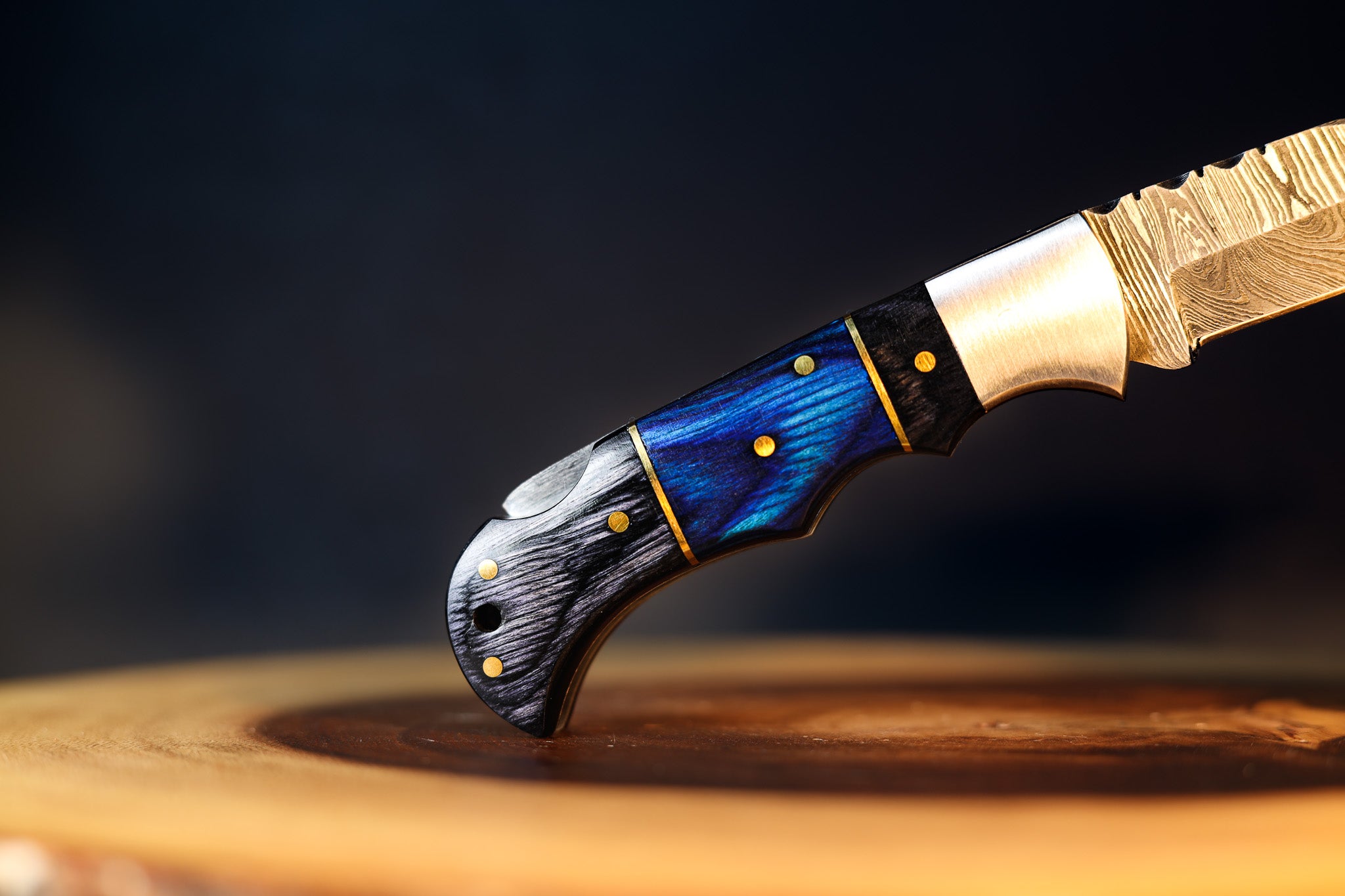 OCEAN WOOD - Damascus Pocket Knife - Blue Pakkawood Handle