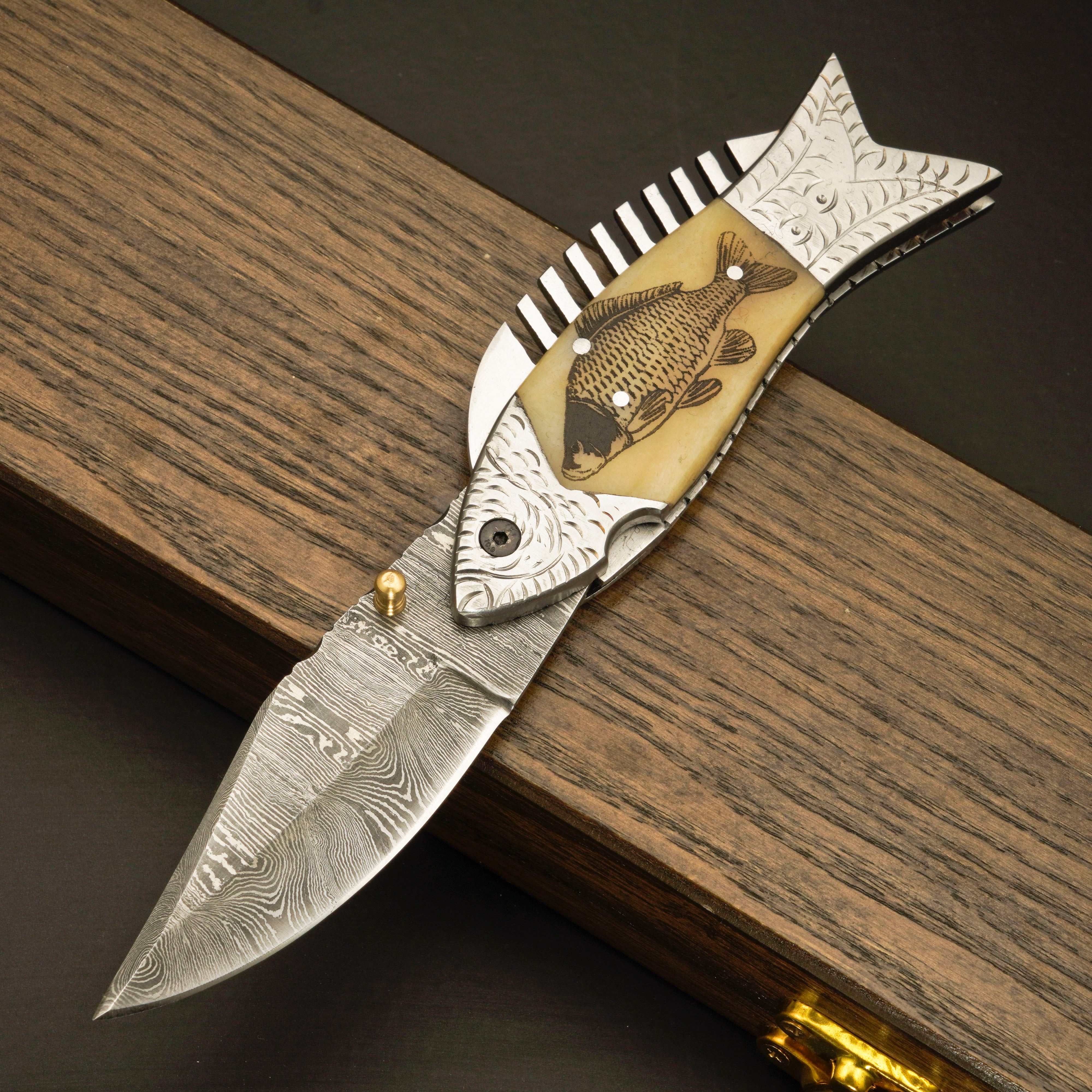 🐟 KOI Fish Pocket Knife - Damascus Steel - Bone Handle Knife