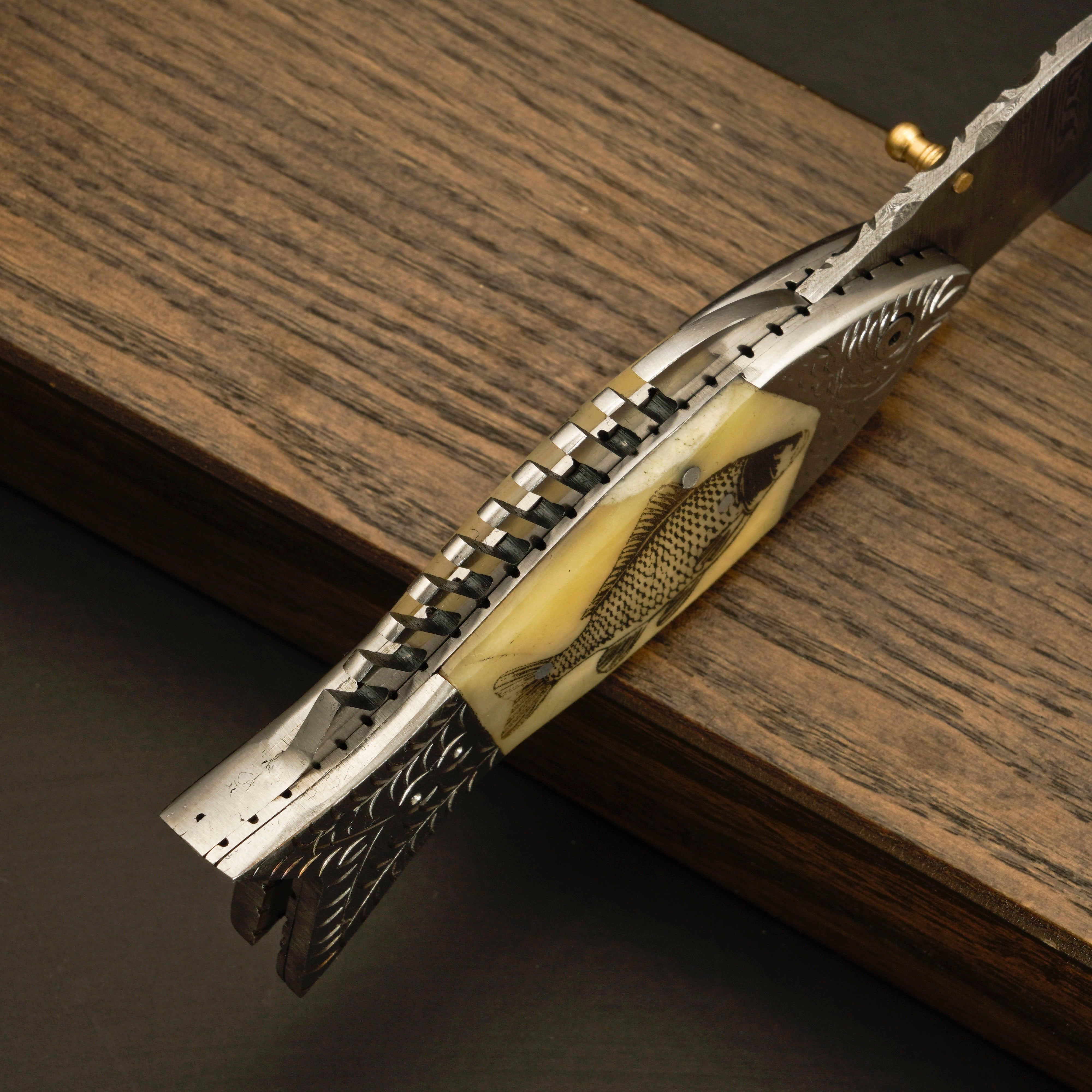 🐟 KOI Fish Pocket Knife - Damascus Steel - Bone Handle Knife