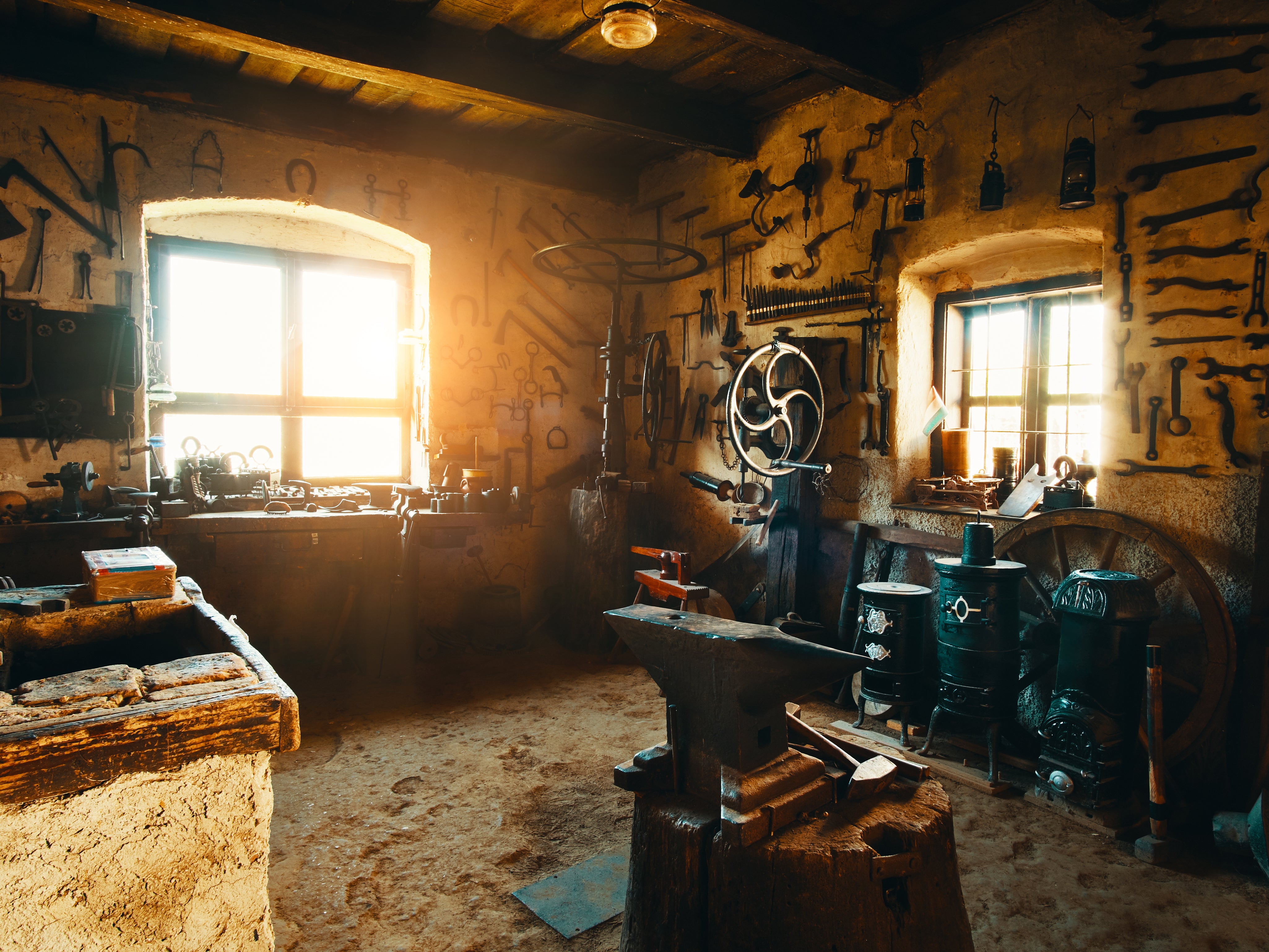 old-smithy-workshop-interior-2022-10-22-21-59-33-utc.jpg