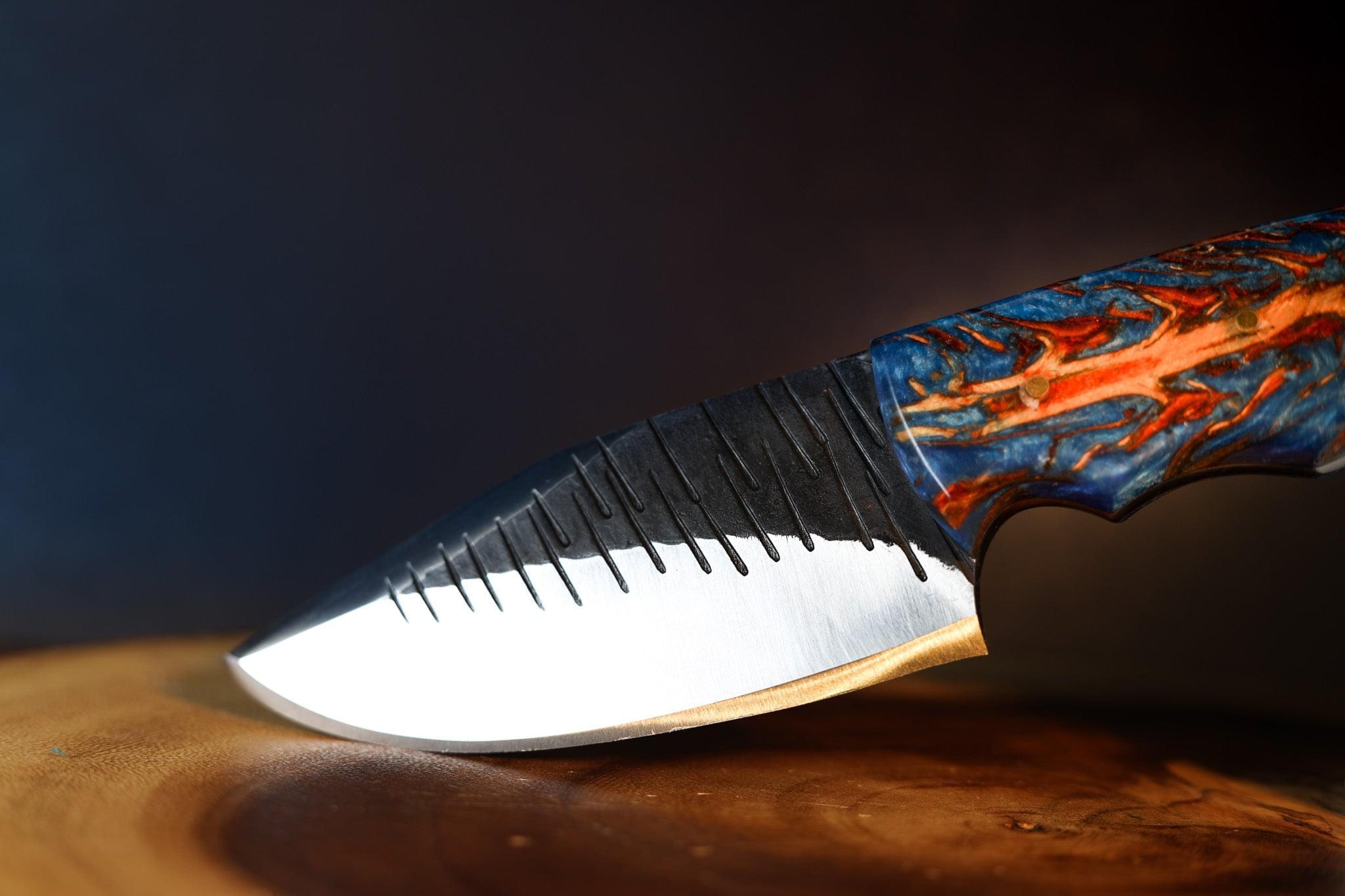 FIRE BLAST BLUE: Hunting Knife Damascus Steel with Leather Sheath for Skinning & Boning